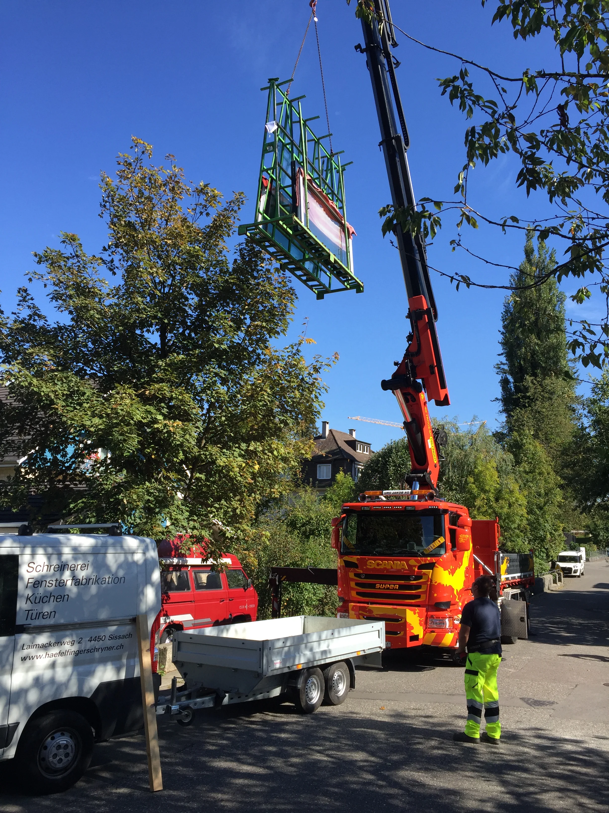 Fenstermontage mit Kran